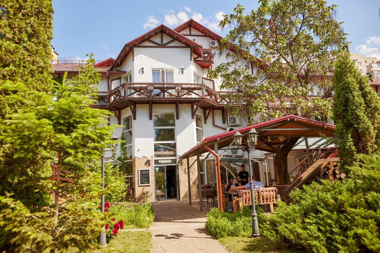 Zdybanka Hotel ซูมี ภายนอก รูปภาพ
