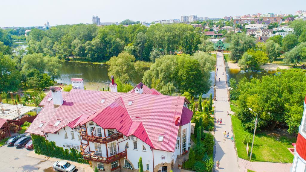 Zdybanka Hotel ซูมี ภายนอก รูปภาพ
